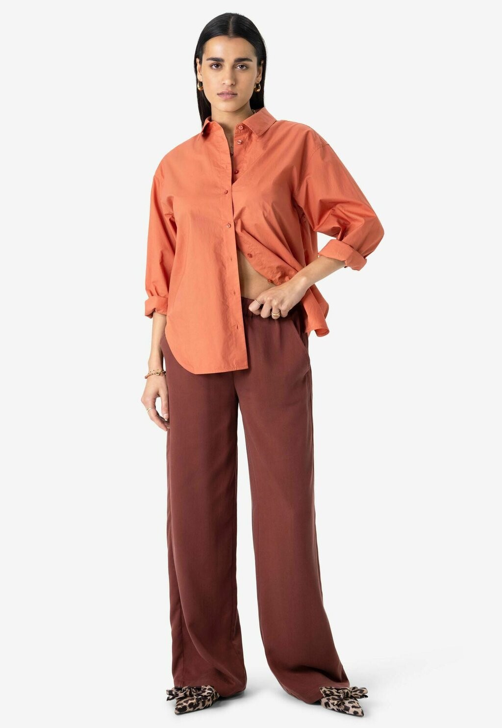 Блузка на пуговицах Sissy-Boy, коричневый 
Блузка на пуговицах Sissy-Boy, коричневый