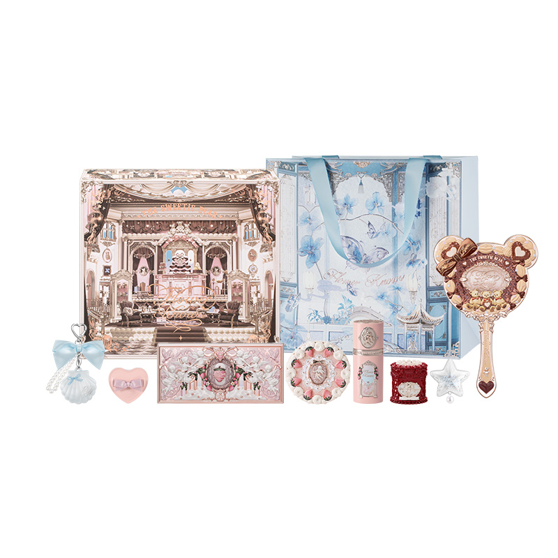 Набор косметики Sweetheart Box из коллекции Strawberry Cupid Natural Matte Adherent Flower Knows, sweetheart strawberry sauce
Набор косметики Sweetheart Box из коллекции Strawberry Cupid Natural Matte Adherent Flower Knows, sweetheart strawberry sauce