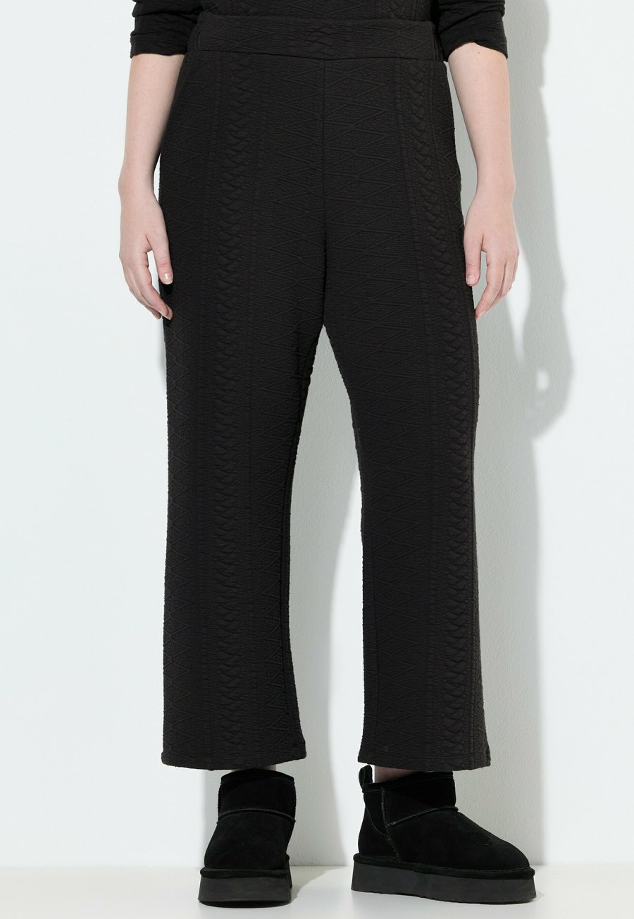 Брюки Ulla Popken TEXTURED , Black
Брюки Ulla Popken TEXTURED , Black