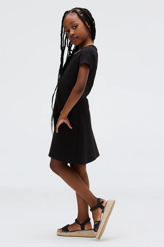 Платье Calvin Klein Jeans, черный
Платье Calvin Klein Jeans, черный