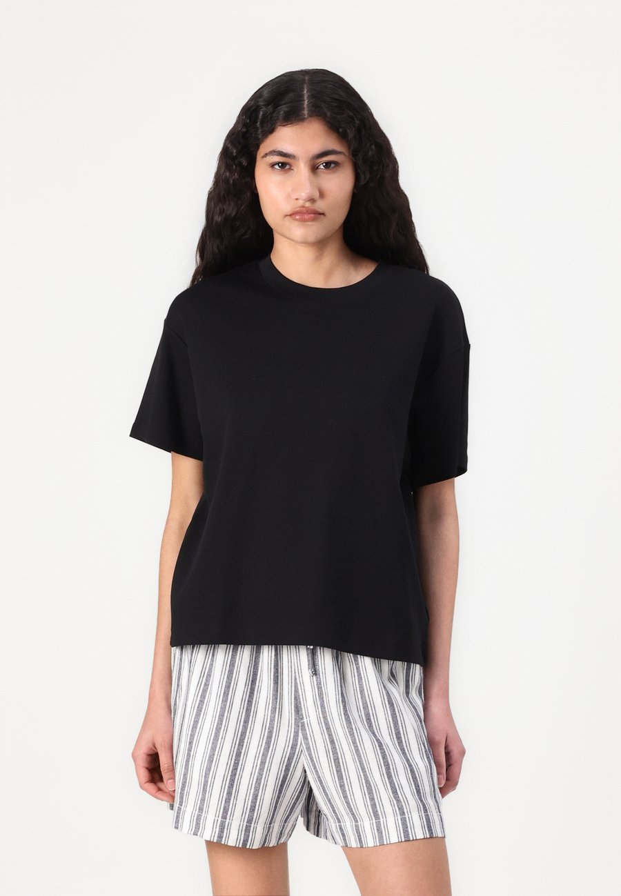 Футболка GAP EDITOR TEE, Black, Черный, Футболка GAP EDITOR TEE, Black
Футболка GAP EDITOR TEE, Black, Черный, Футболка GAP EDITOR TEE, Black