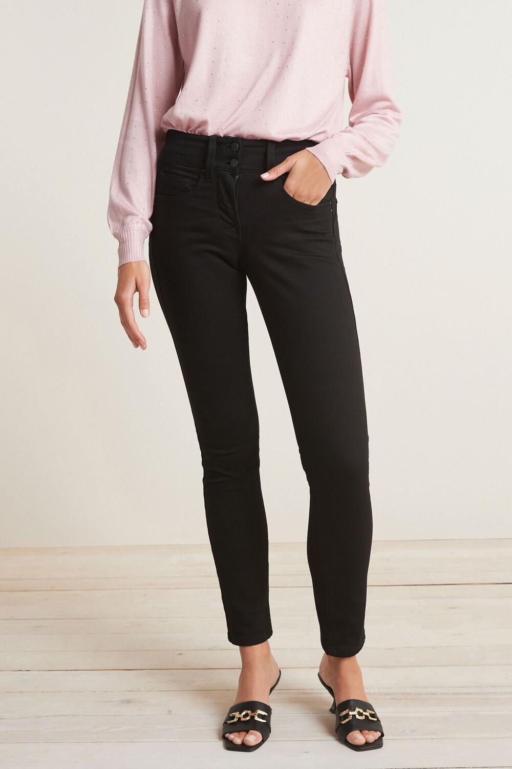 Приталенные джинсы утягивающие и моделирующие фигуру Next
Приталенные джинсы утягивающие и моделирующие фигуру Next