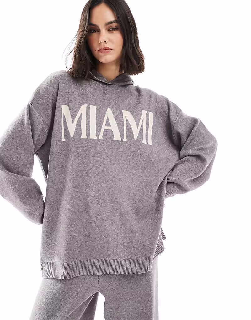 Худи Miami с ребристым краем, серого цвета South Beach
Худи Miami с ребристым краем, серого цвета South Beach