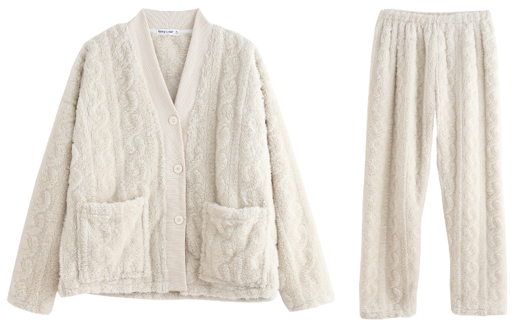 Женский комплект пижамы
Женский комплект пижамы