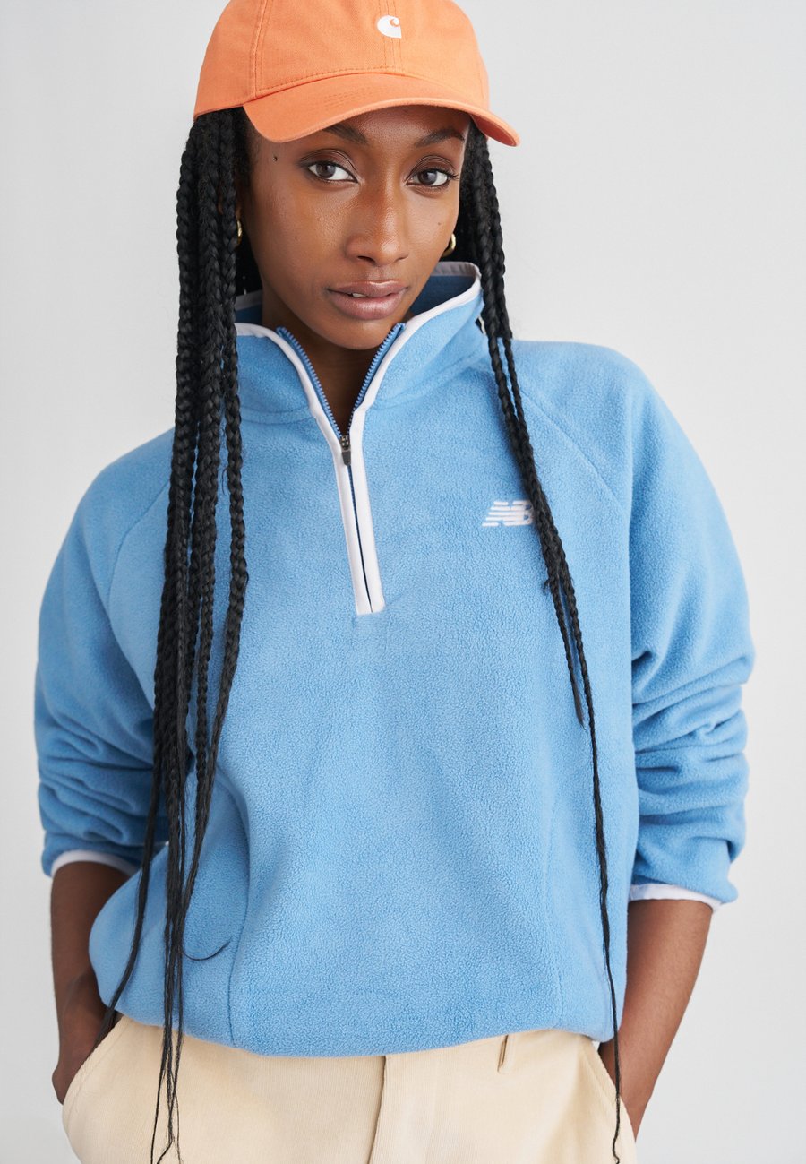 Джемпер New Balance HALF ZIP, Blue
Джемпер New Balance HALF ZIP, Blue