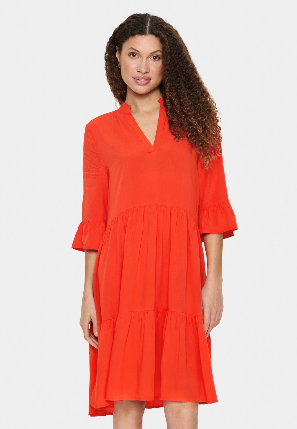 Повседневное платье EDA Saint Tropez, красный
Повседневное платье EDA Saint Tropez, красный