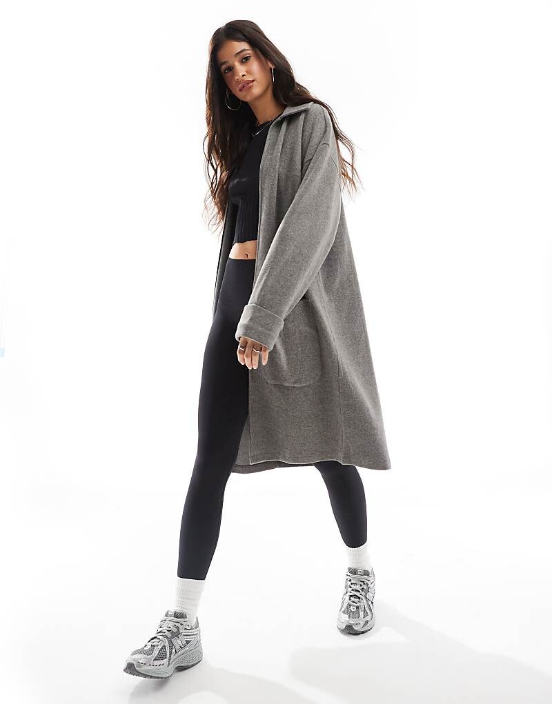 ASOS DESIGN – удлиненный кардиган из очень мягкого трикотажа меланжево-графитового цвета 
ASOS DESIGN – удлиненный кардиган из очень мягкого трикотажа меланжево-графитового цвета