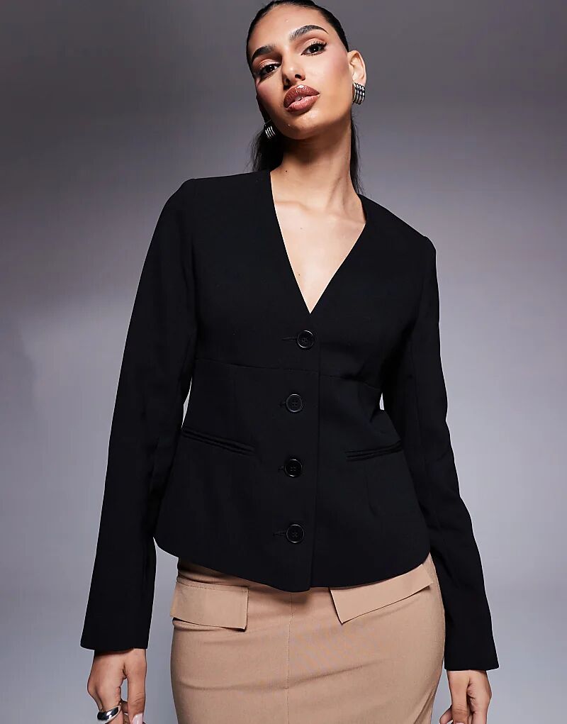 Черный блейзер River Island на пуговицах спереди
Черный блейзер River Island на пуговицах спереди