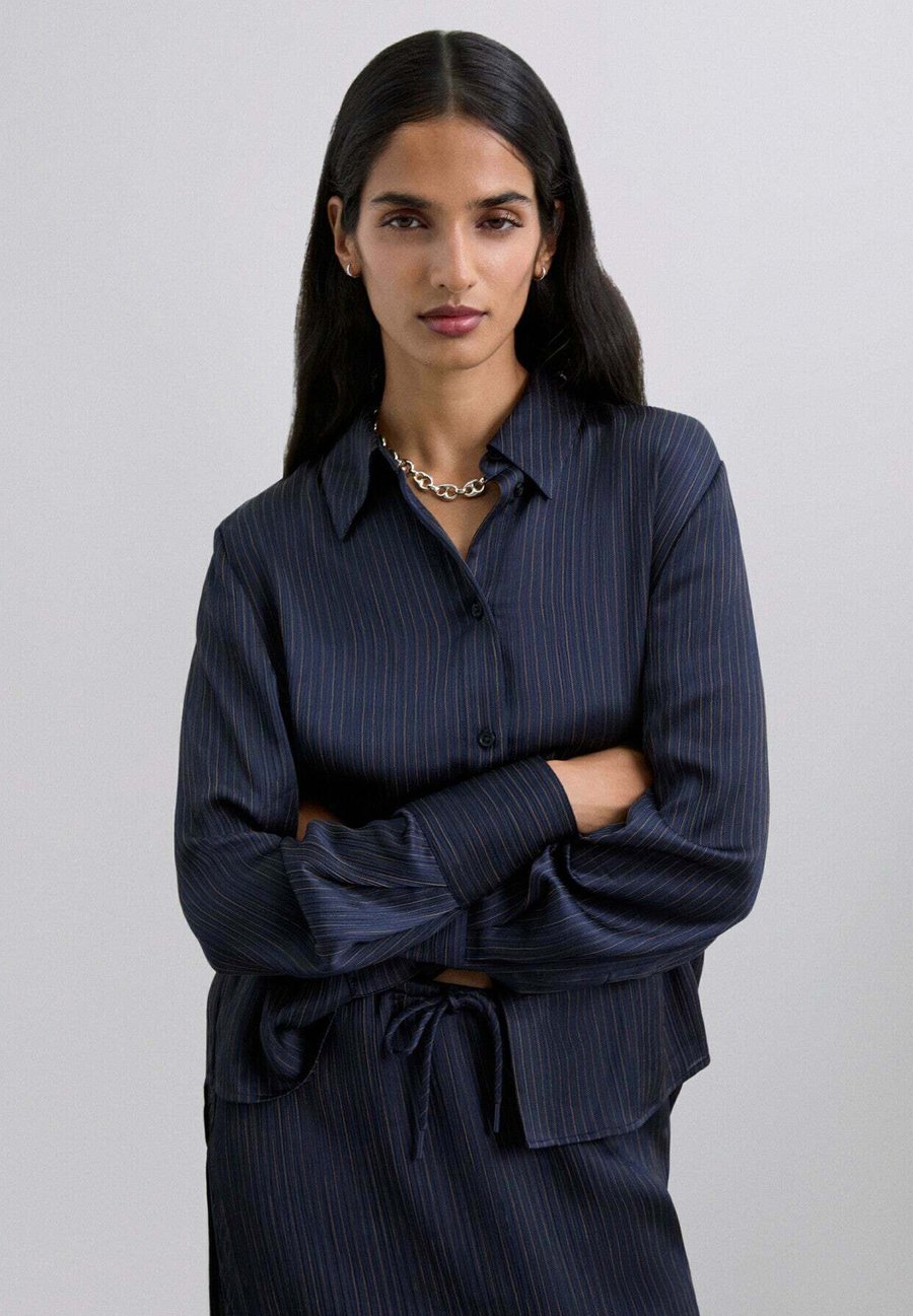 Блуза Scalpers Button-down blouse, Navy/Dark Blue
Блуза Scalpers Button-down blouse, Navy/Dark Blue