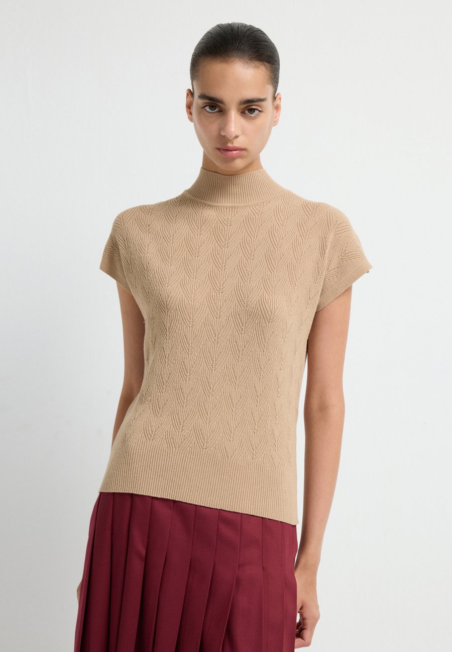 Блуза adL Blouse, Beige
Блуза adL Blouse, Beige