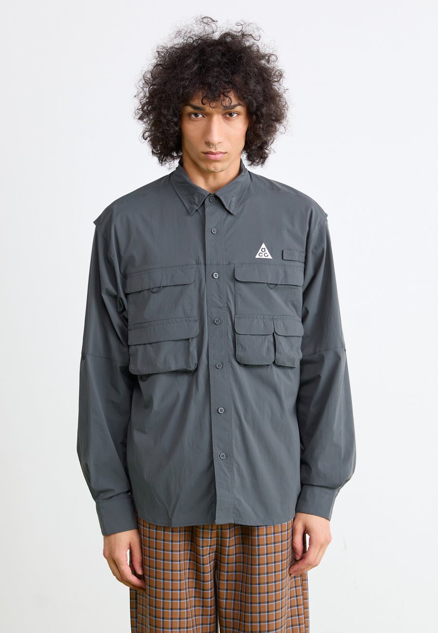 Куртка Nike ACG WEAVER, Anthracite/Summit White/Anthracite
Куртка Nike ACG WEAVER, Anthracite/Summit White/Anthracite