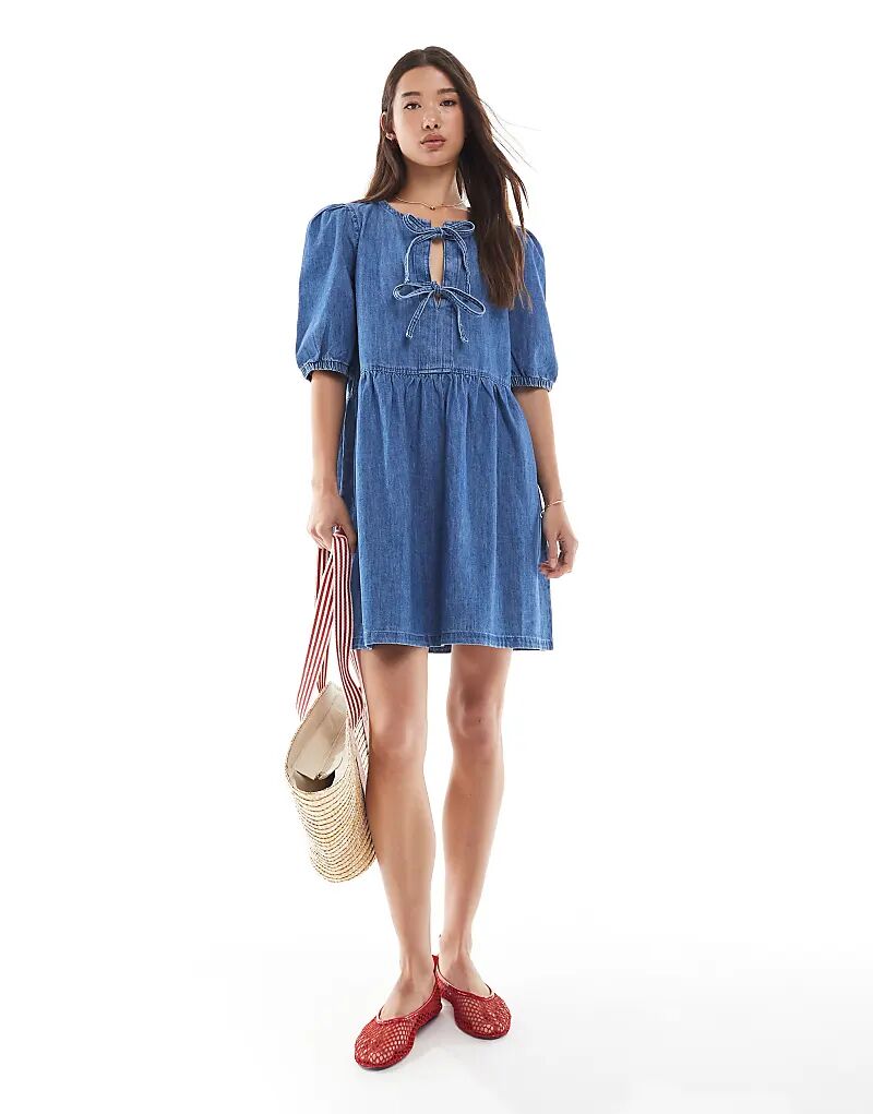 Мини-платье из джинсовой ткани ONLY с завязками спереди и рукавами-буфами, средне-синего цвета
Мини-платье из джинсовой ткани ONLY с завязками спереди и рукавами-буфами, средне-синего цвета