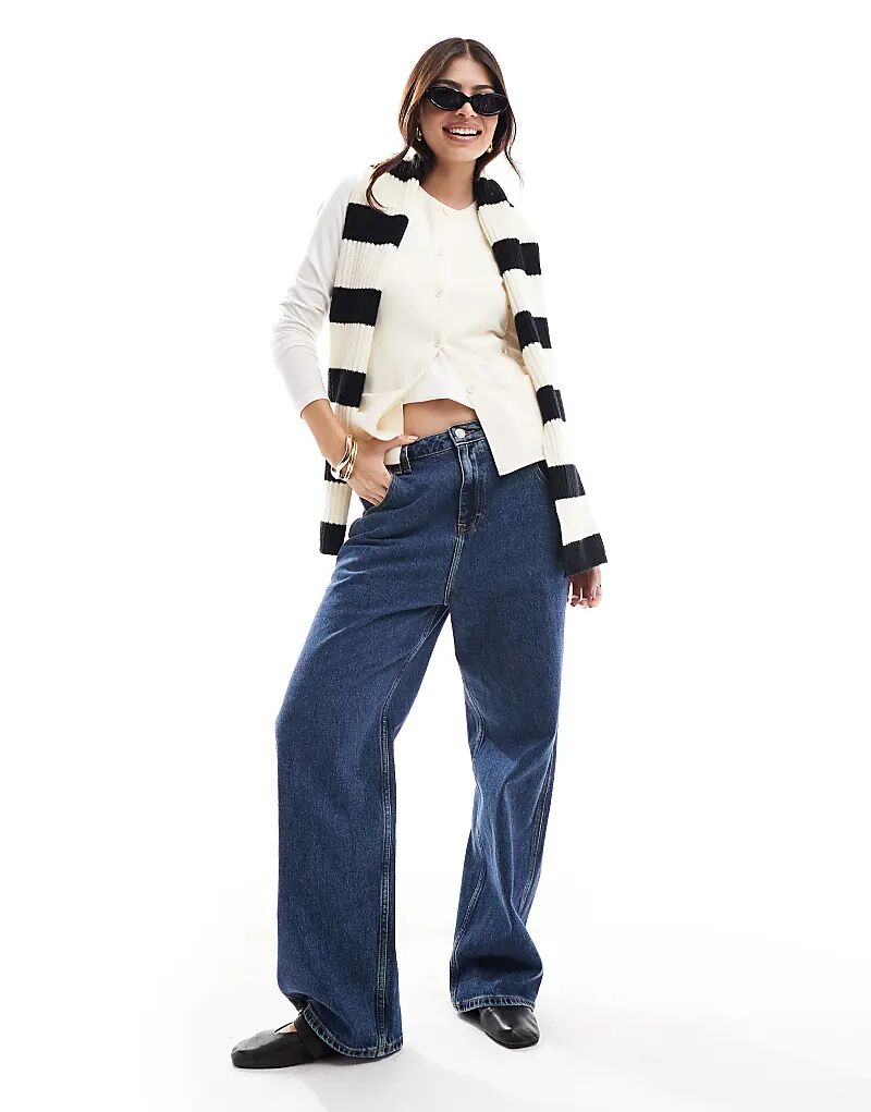 Шарф в рубчик в черно-белую полоску Glamorous
Шарф в рубчик в черно-белую полоску Glamorous