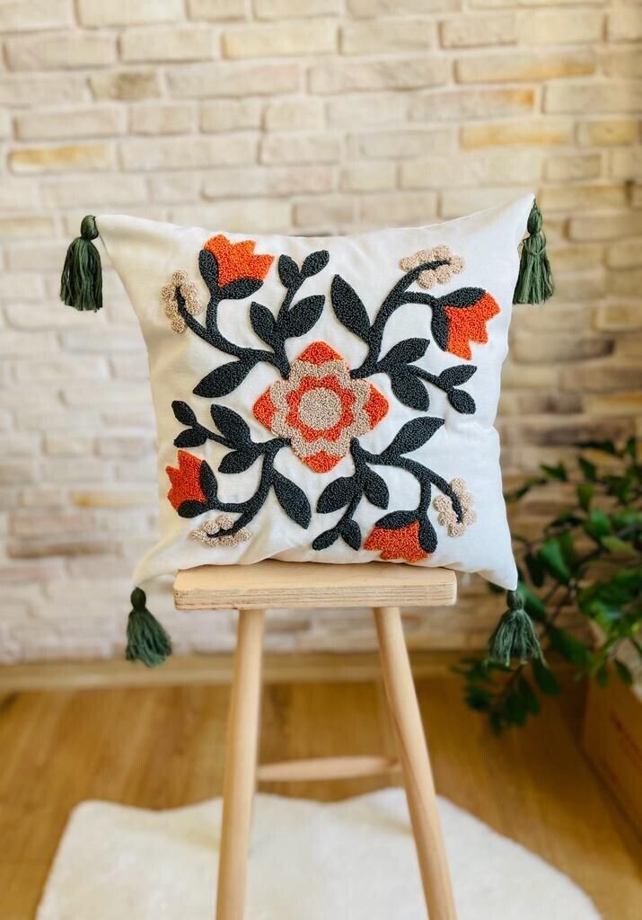 Evila Originals, Punch Cushion v19 - Multicolor, подушка, разноцветная, 100 % ПОЛИЭСТЕР, 43 x 43 см
Evila Originals, Punch Cushion v19 - Multicolor, подушка, разноцветная, 100 % ПОЛИЭСТЕР, 43 x 43 см