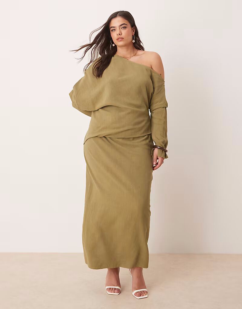 Платье миди с длинными рукавами и асимметричным кроем ASOS DESIGN Curve цвета хаки ASOS Curve
Платье миди с длинными рукавами и асимметричным кроем ASOS DESIGN Curve цвета хаки ASOS Curve