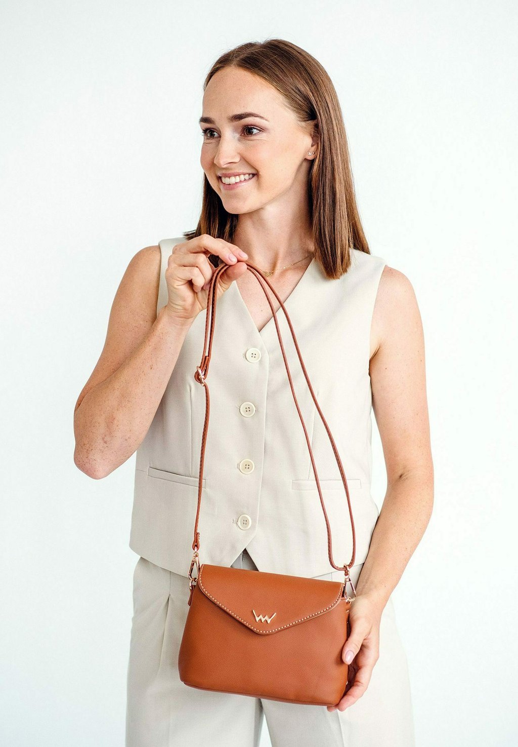 Сумка через плечо BYRSA MINI VUCH, коричневый
Сумка через плечо BYRSA MINI VUCH, коричневый