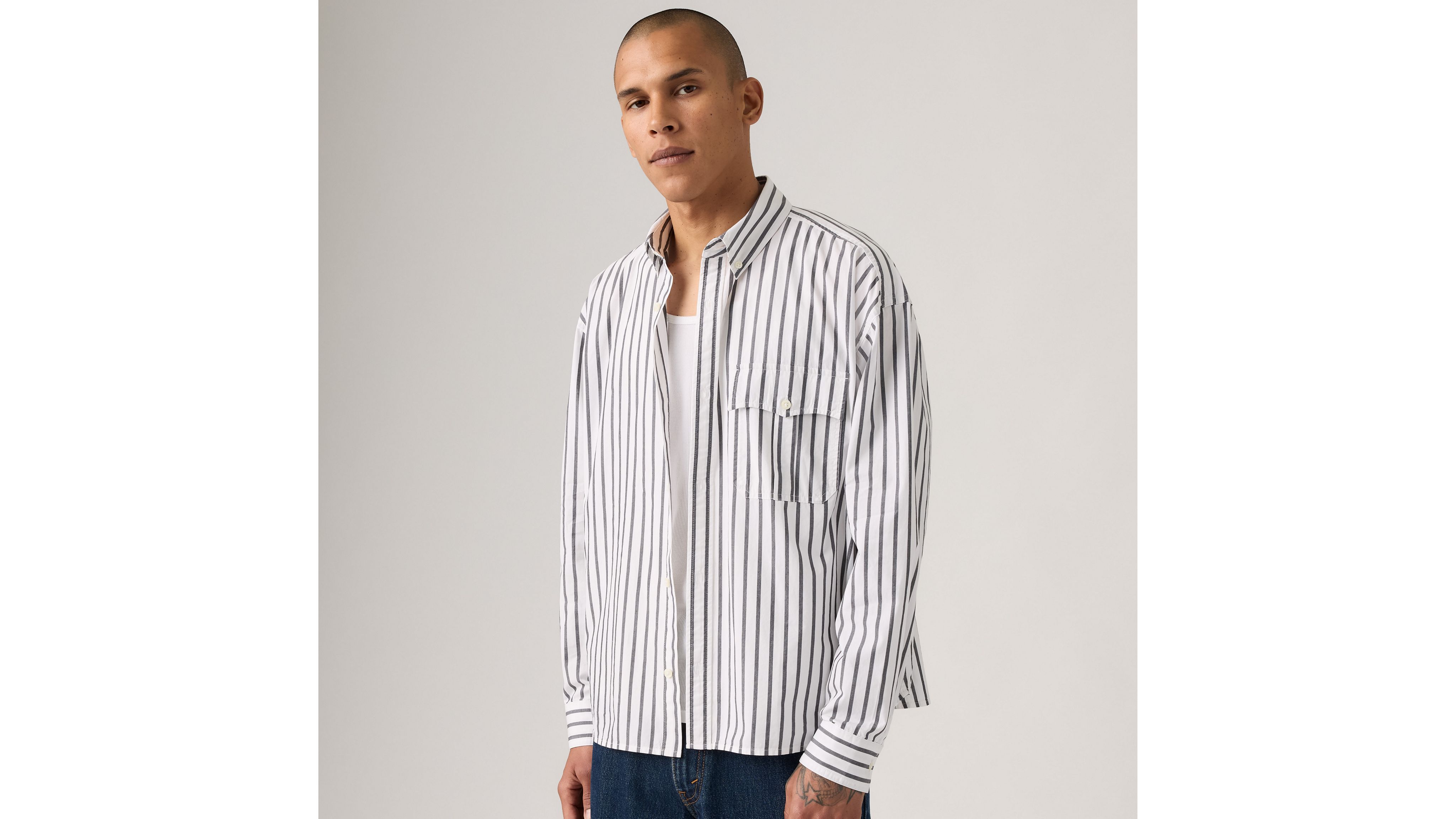 Рубашка свободного кроя Zandt Levi's, Riku Stripe Dark Phantom - White
Рубашка свободного кроя Zandt Levi's, Riku Stripe Dark Phantom - White
