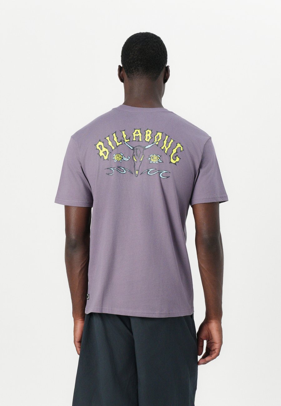 Футболка Billabong RAGING BULL UNISEX, Lavender/Lilac
Футболка Billabong RAGING BULL UNISEX, Lavender/Lilac