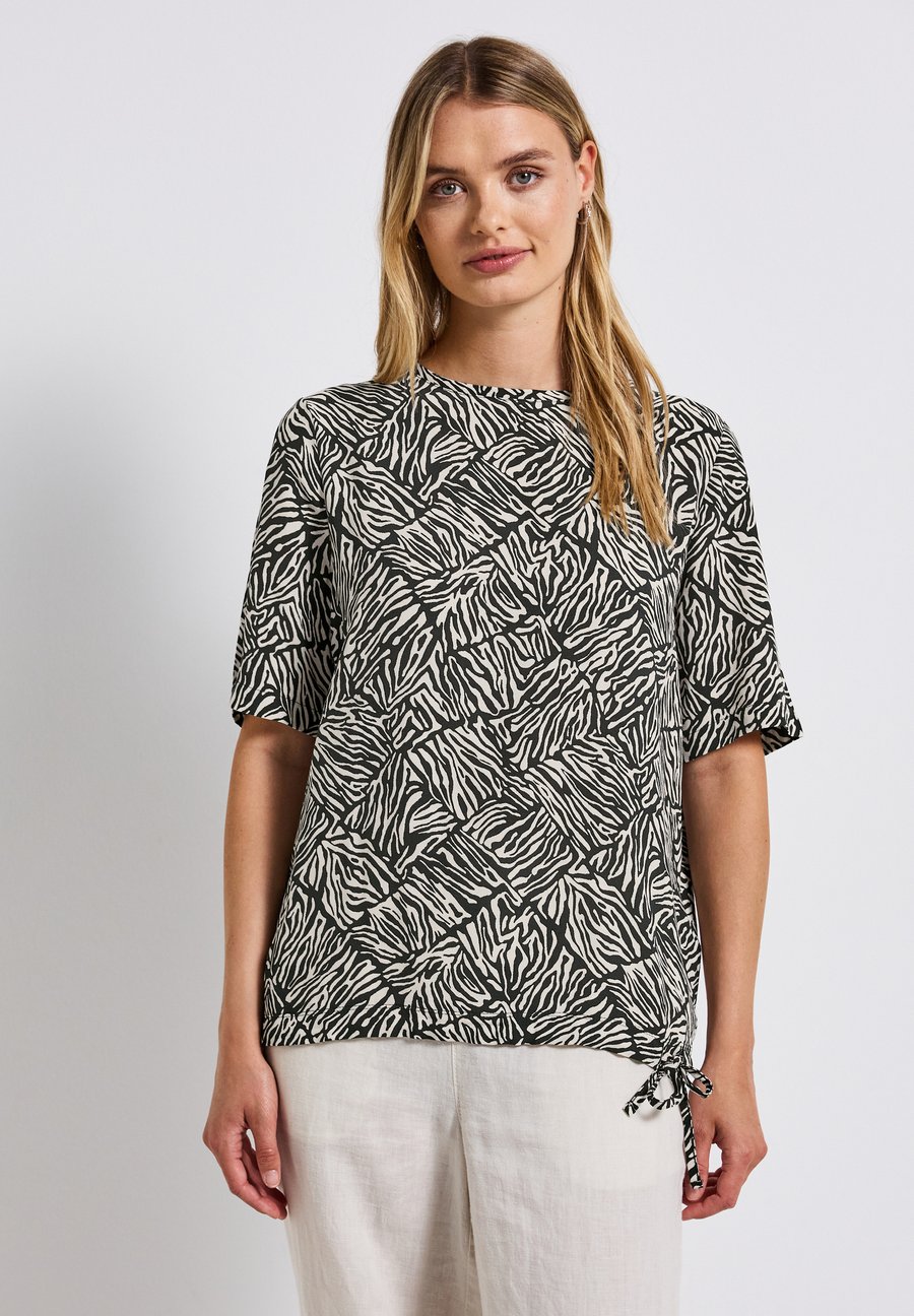 Блуза Street One MIT TUNNELZUG, Grün/Dark Green
Блуза Street One MIT TUNNELZUG, Grün/Dark Green