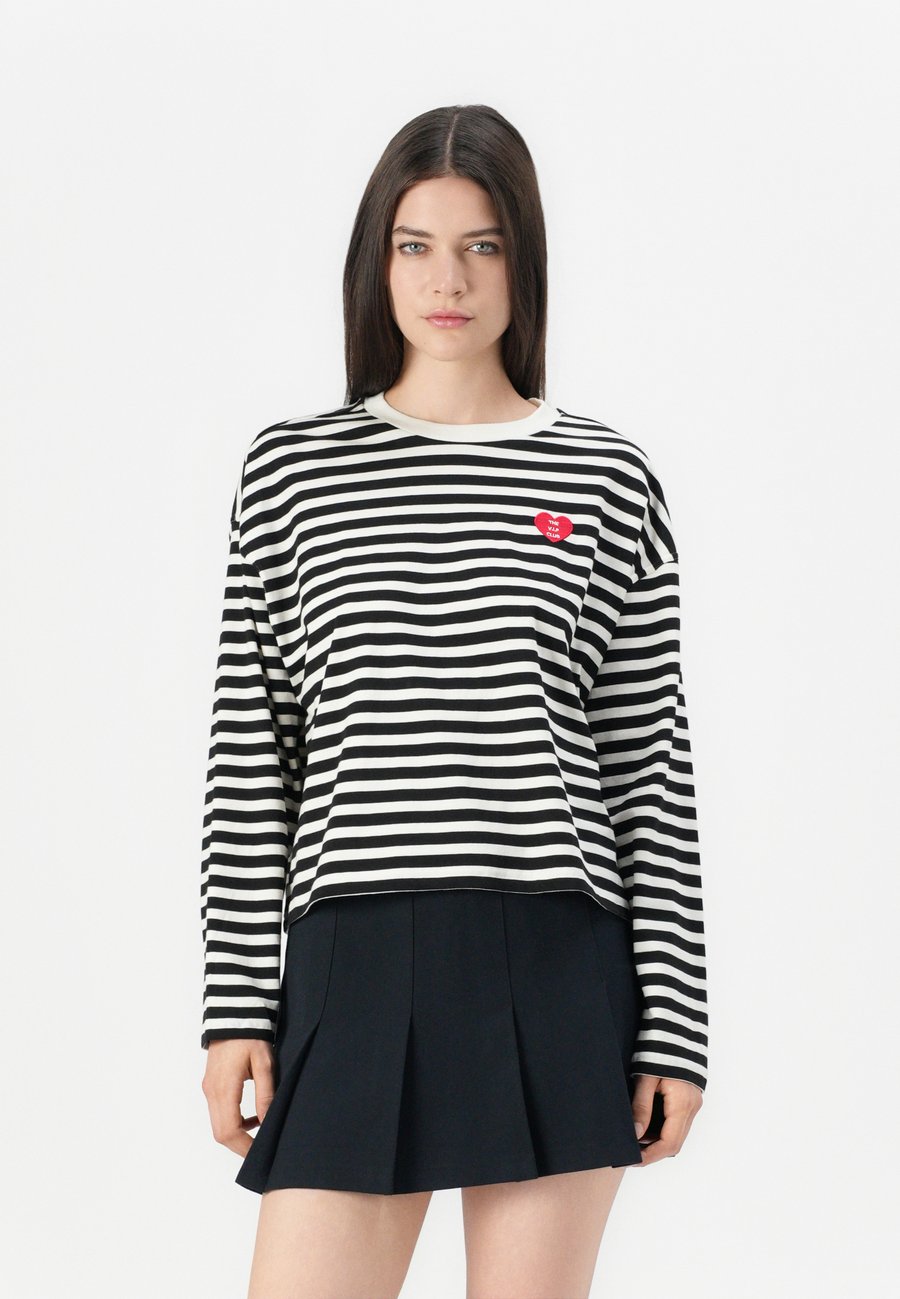 Топ ONLY ONLLIVINA O NECK STRIPE , Black
Топ ONLY ONLLIVINA O NECK STRIPE , Black