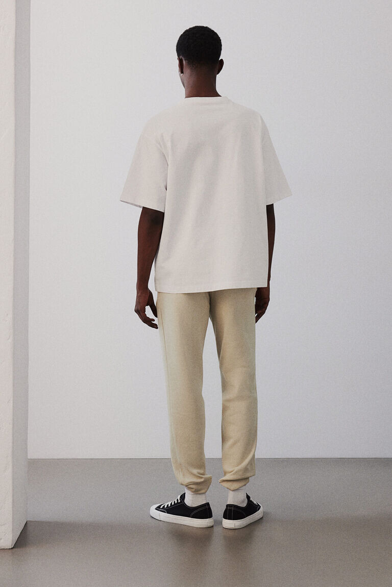 Спортивные штаны стандартного кроя H&M, бежевый
Спортивные штаны стандартного кроя H&M, бежевый