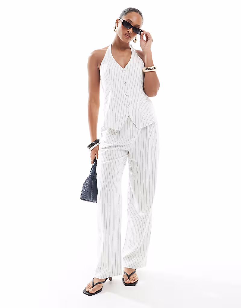 4th & Reckless классические брюки широкого кроя в тонкую белую полоску
4th & Reckless классические брюки широкого кроя в тонкую белую полоску