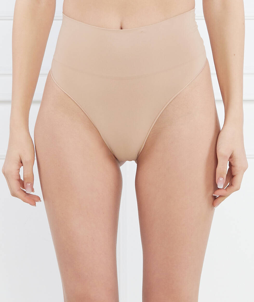 Стринги Spanx Ecocare, бежевый
Стринги Spanx Ecocare, бежевый