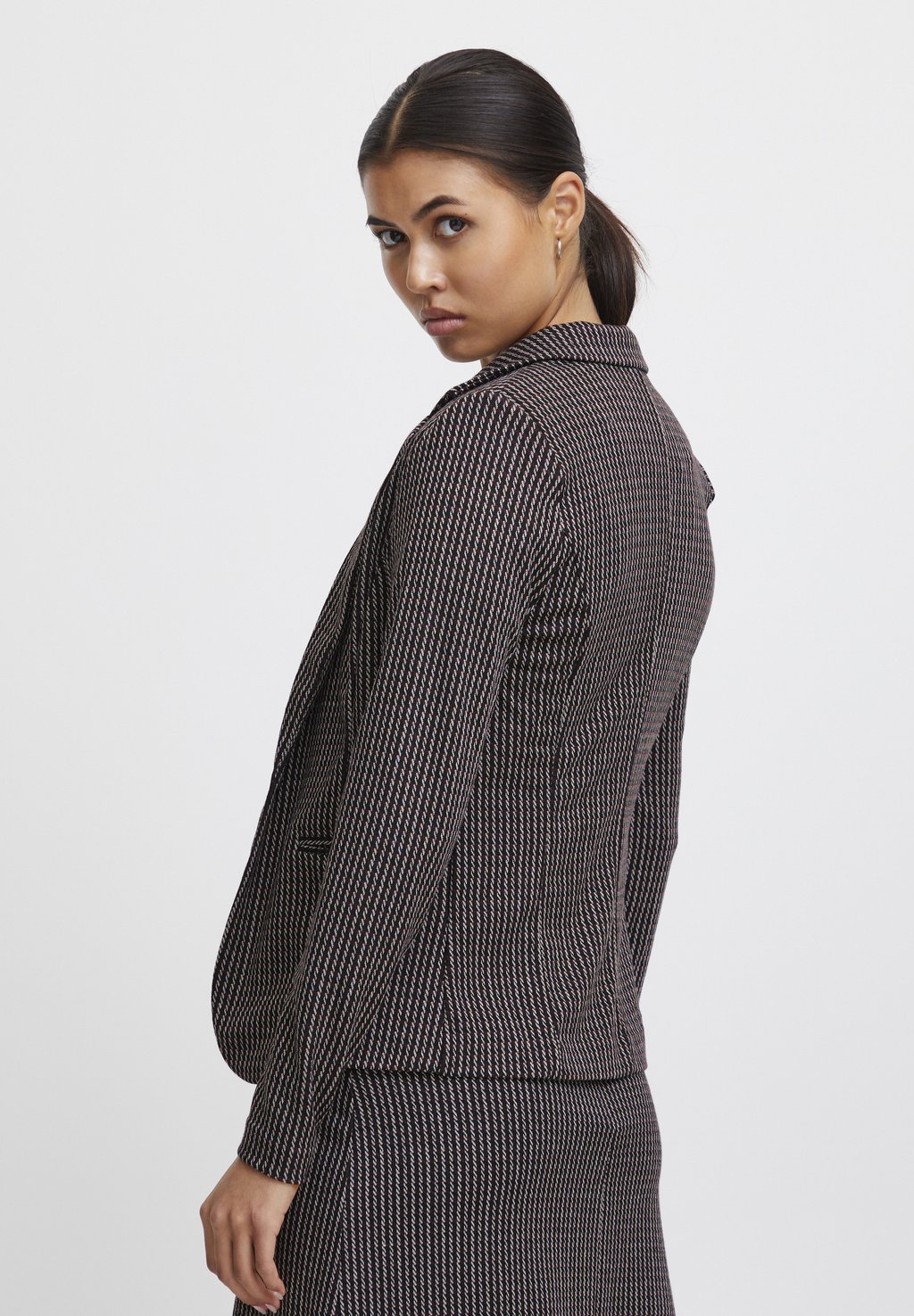 Блейзер IHKATE ICHI, красный
Блейзер IHKATE ICHI, красный