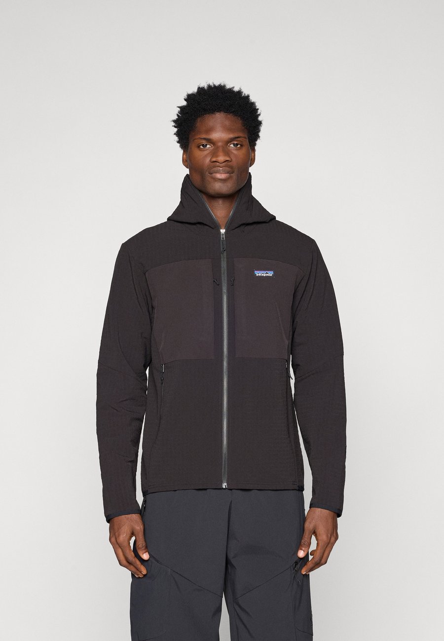 Куртка Patagonia R2 HOODY, Black
Куртка Patagonia R2 HOODY, Black