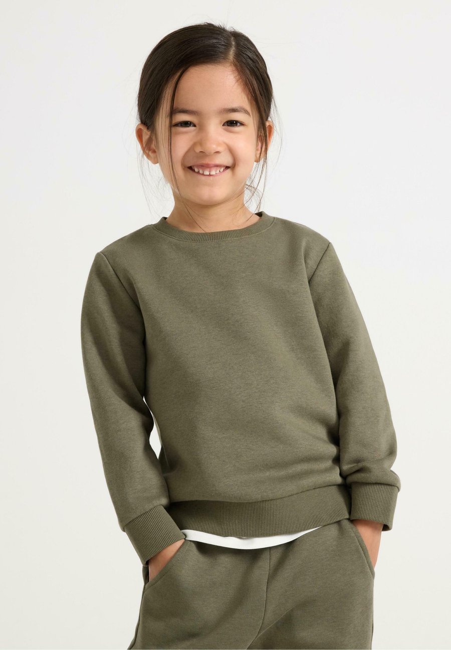 Толстовка Lindex WITH BRUSHED INSIDE, Lt Dusty Khaki/Khaki
Толстовка Lindex WITH BRUSHED INSIDE, Lt Dusty Khaki/Khaki