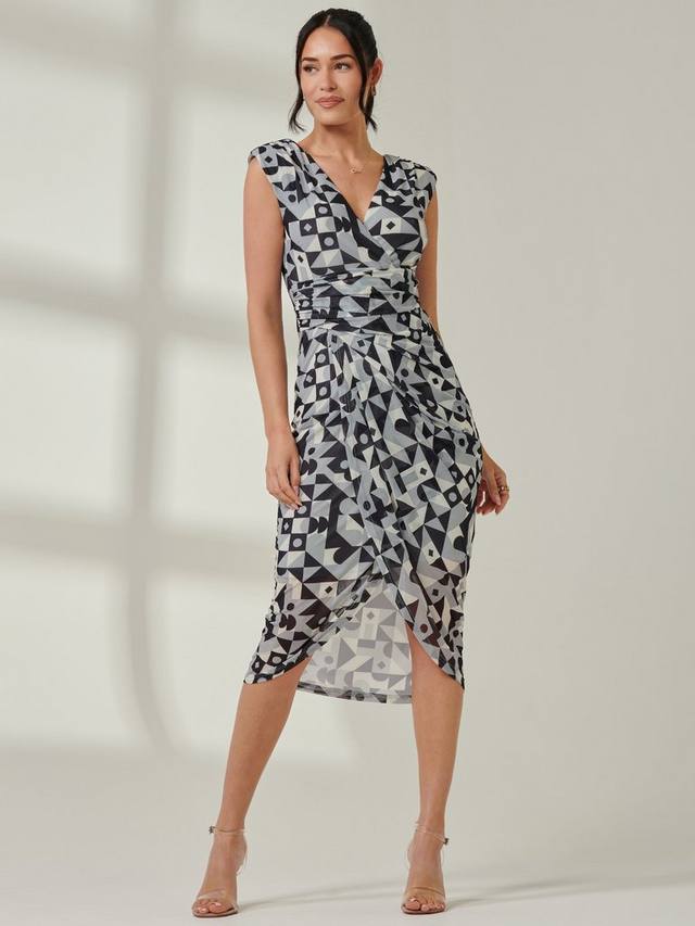 Абстрактное платье-футляр с защипами Jolie Moi, Black Geo
Абстрактное платье-футляр с защипами Jolie Moi, Black Geo