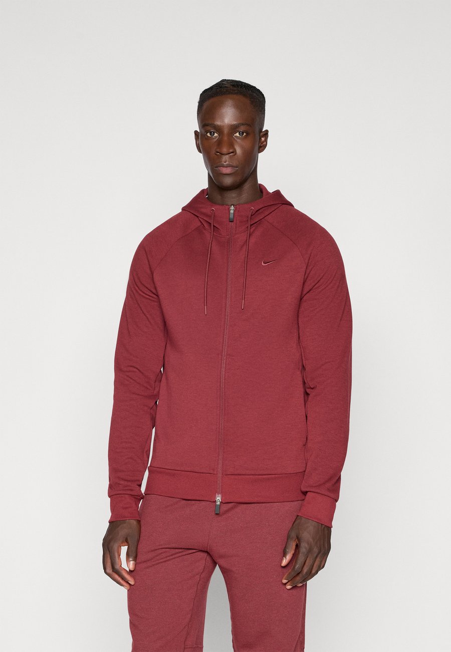 Толстовка Nike Performance PRIMARY HOODIE, Dark Team Red/Dark Red
Толстовка Nike Performance PRIMARY HOODIE, Dark Team Red/Dark Red