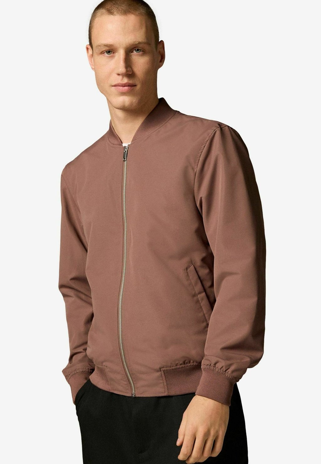 Куртка-бомбер REGULAR FIT Next, фиолетовый
Куртка-бомбер REGULAR FIT Next, фиолетовый