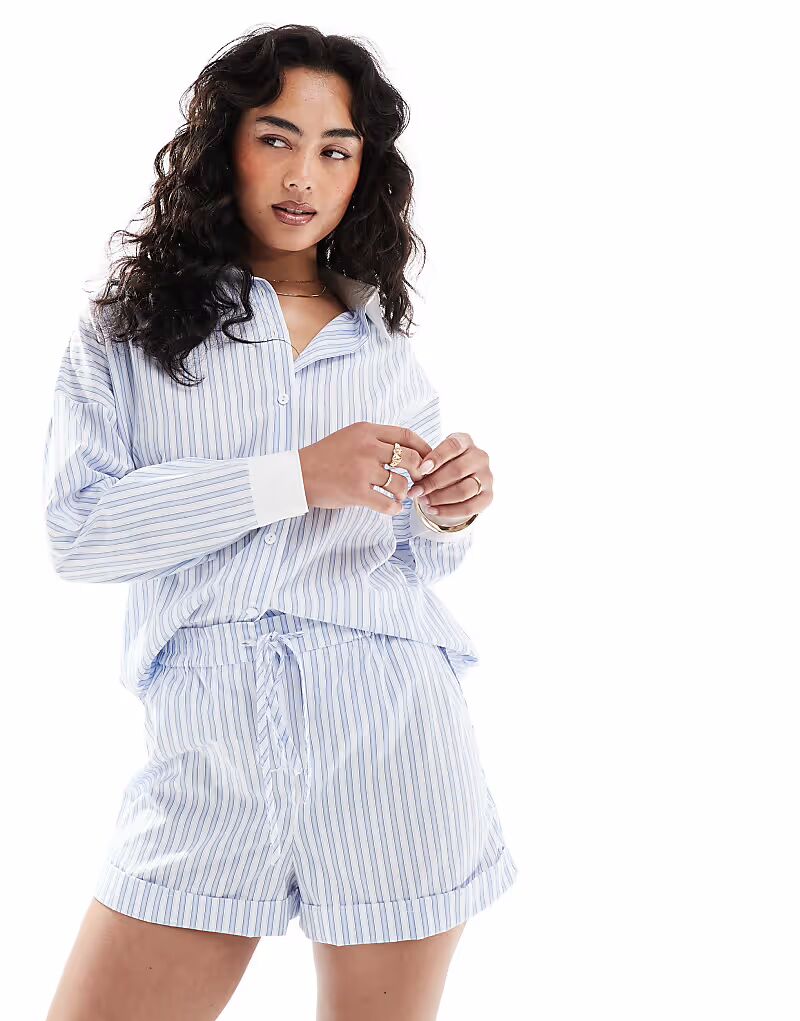 Короткие шорты в полоску с эластичной талией Asos Design
Короткие шорты в полоску с эластичной талией Asos Design