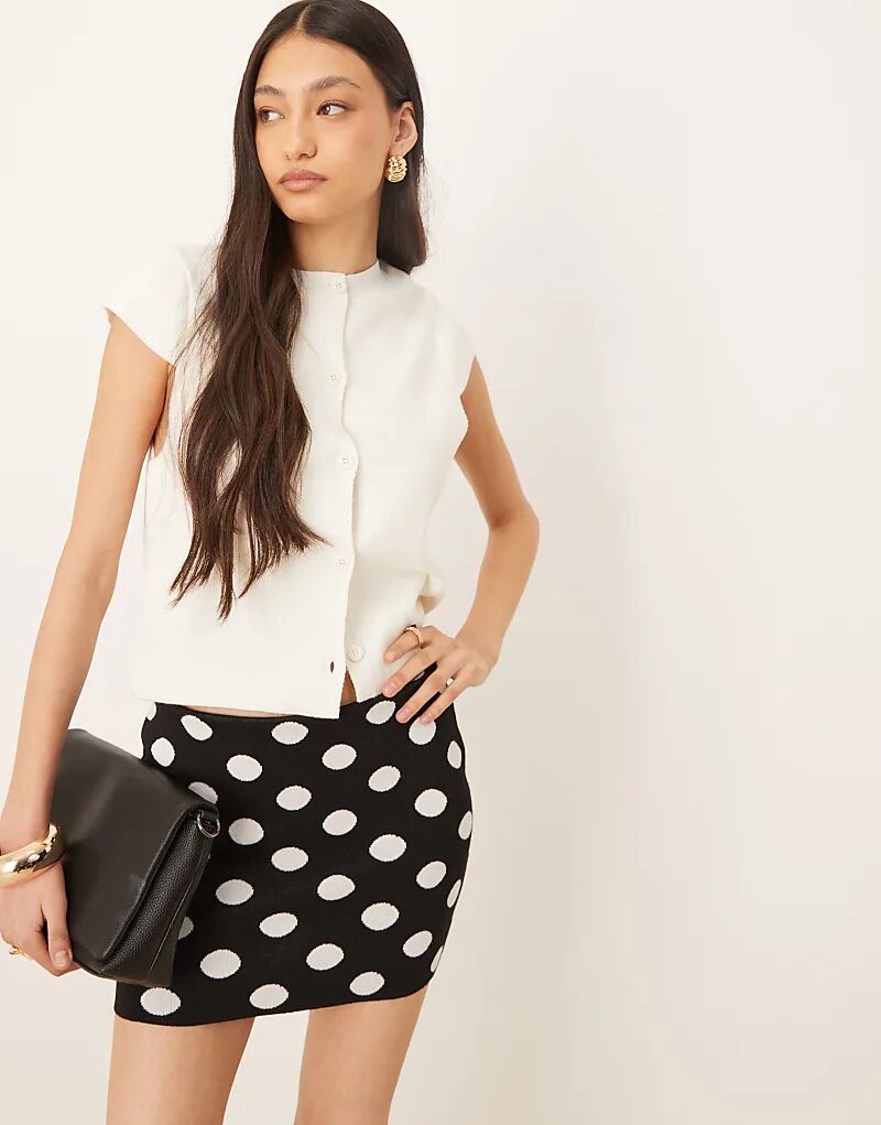 Трикотажный структурированный кардиган с короткими рукавами ASOS DESIGN кремового цвета
Трикотажный структурированный кардиган с короткими рукавами ASOS DESIGN кремового цвета