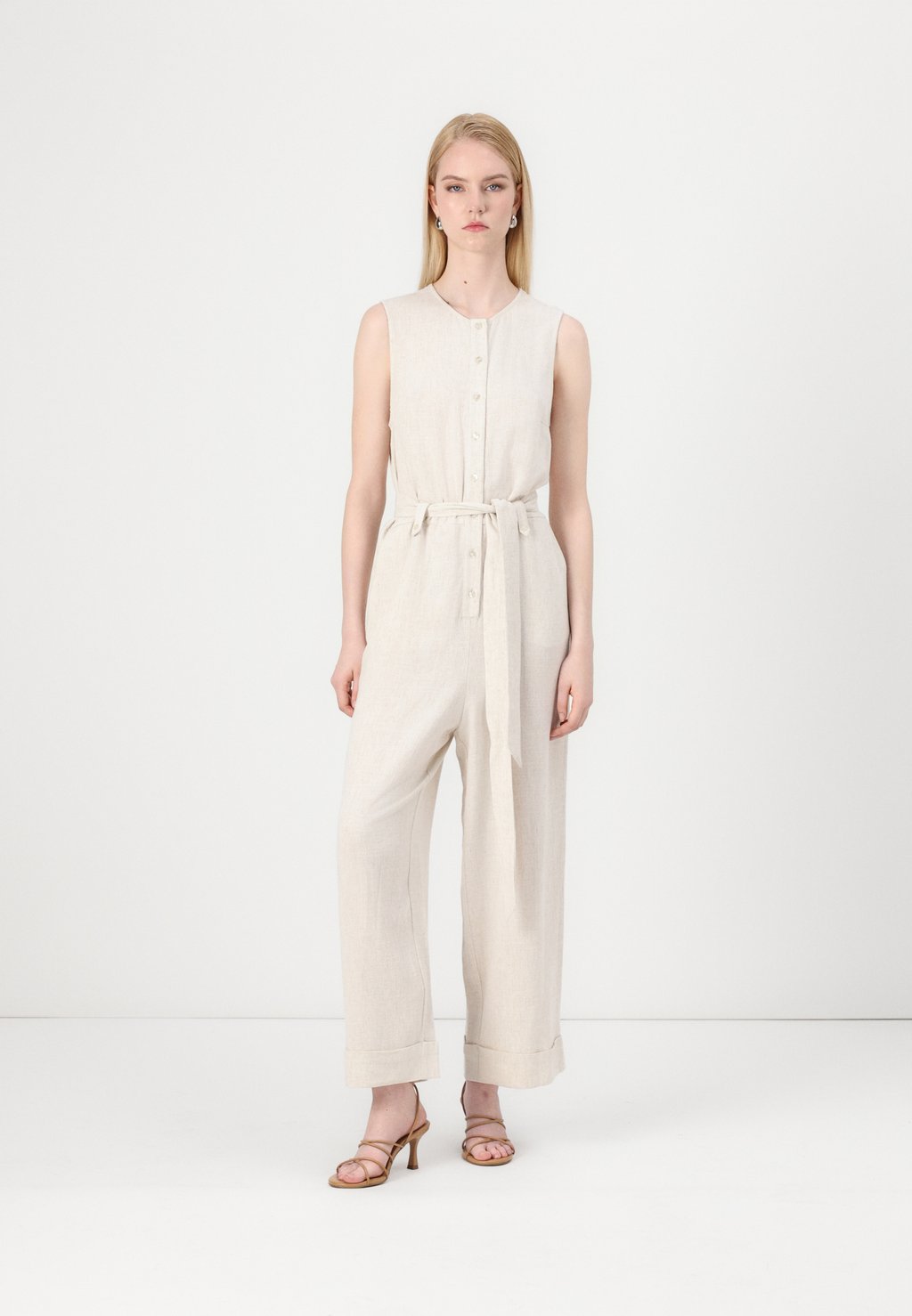 Комбинезон ONLSIESTA ONLY, кремовый
Комбинезон ONLSIESTA ONLY, кремовый