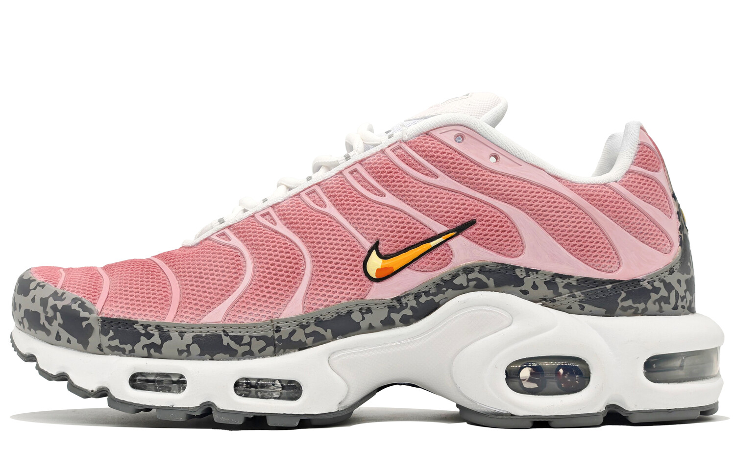 Кроссовки Air Max Plus для бега мужские с низким верхом светло-розовые, оранжево-желтые, темно-серые Nike
Кроссовки Air Max Plus для бега мужские с низким верхом светло-розовые, оранжево-желтые, темно-серые Nike