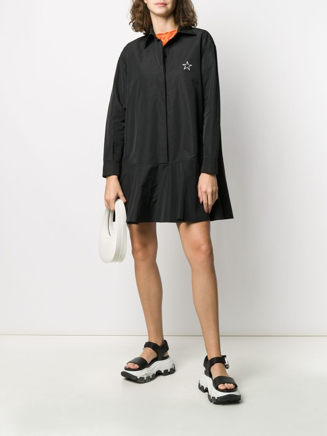 Valentino Garavani платье-рубашка с логотипом VLTN, черный
Valentino Garavani платье-рубашка с логотипом VLTN, черный