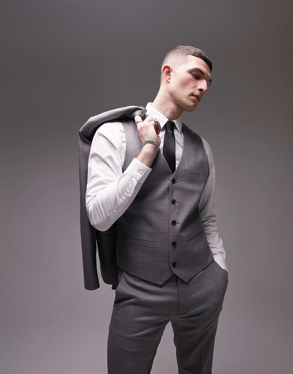 Серый фактурный костюмный жилет Topman
Серый фактурный костюмный жилет Topman