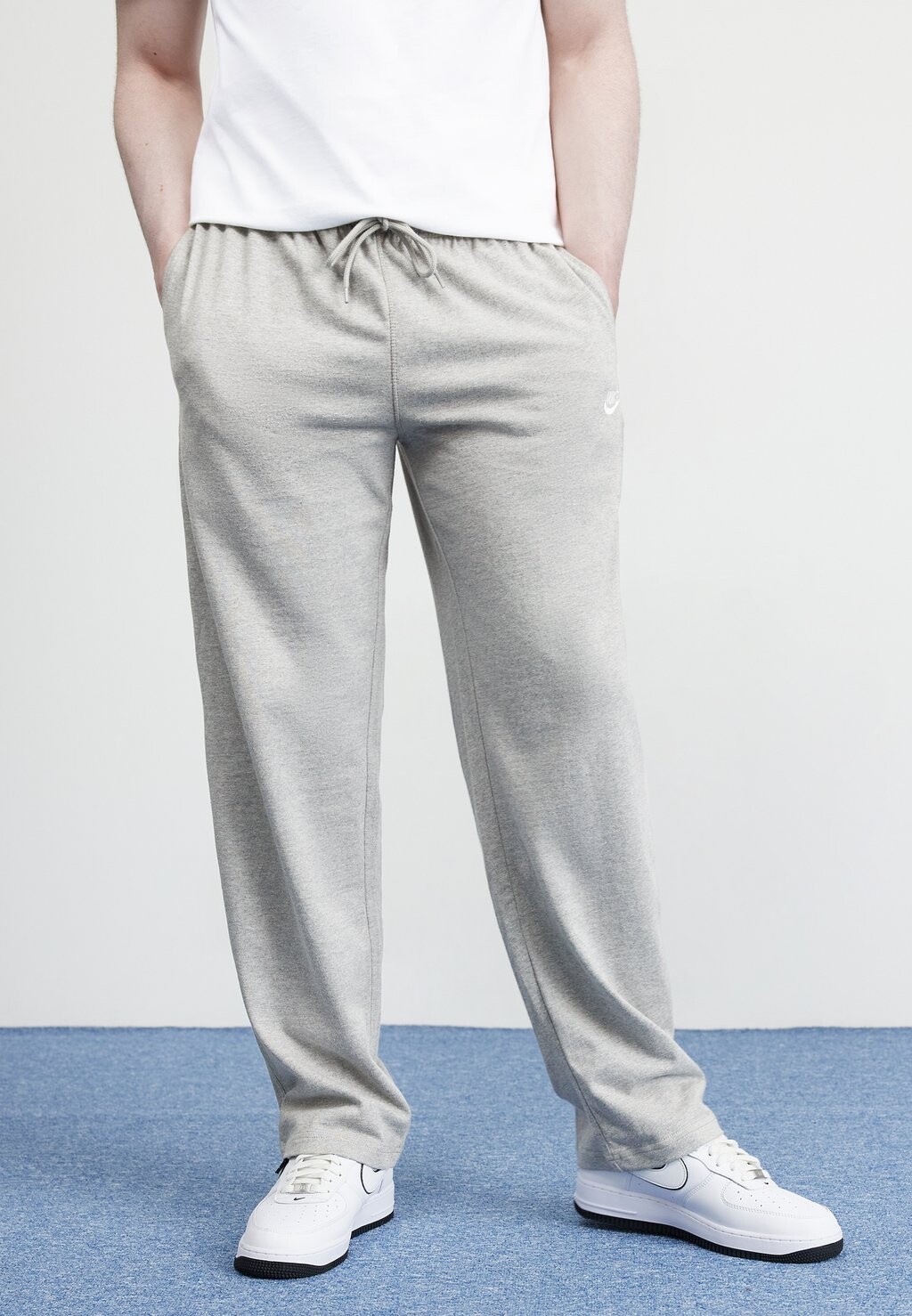 Спортивные брюки Club Knit Pant Nike, цвет grey heather/(white)
Спортивные брюки Club Knit Pant Nike, цвет grey heather/(white)