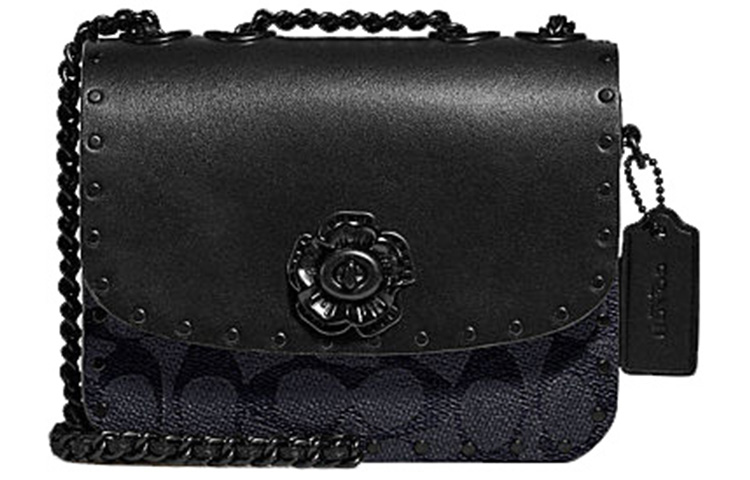 COACH Маленькая квадратная сумка из телячьей кожи через плечо на ремне женская черная с монограммой
COACH Маленькая квадратная сумка из телячьей кожи через плечо на ремне женская черная с монограммой