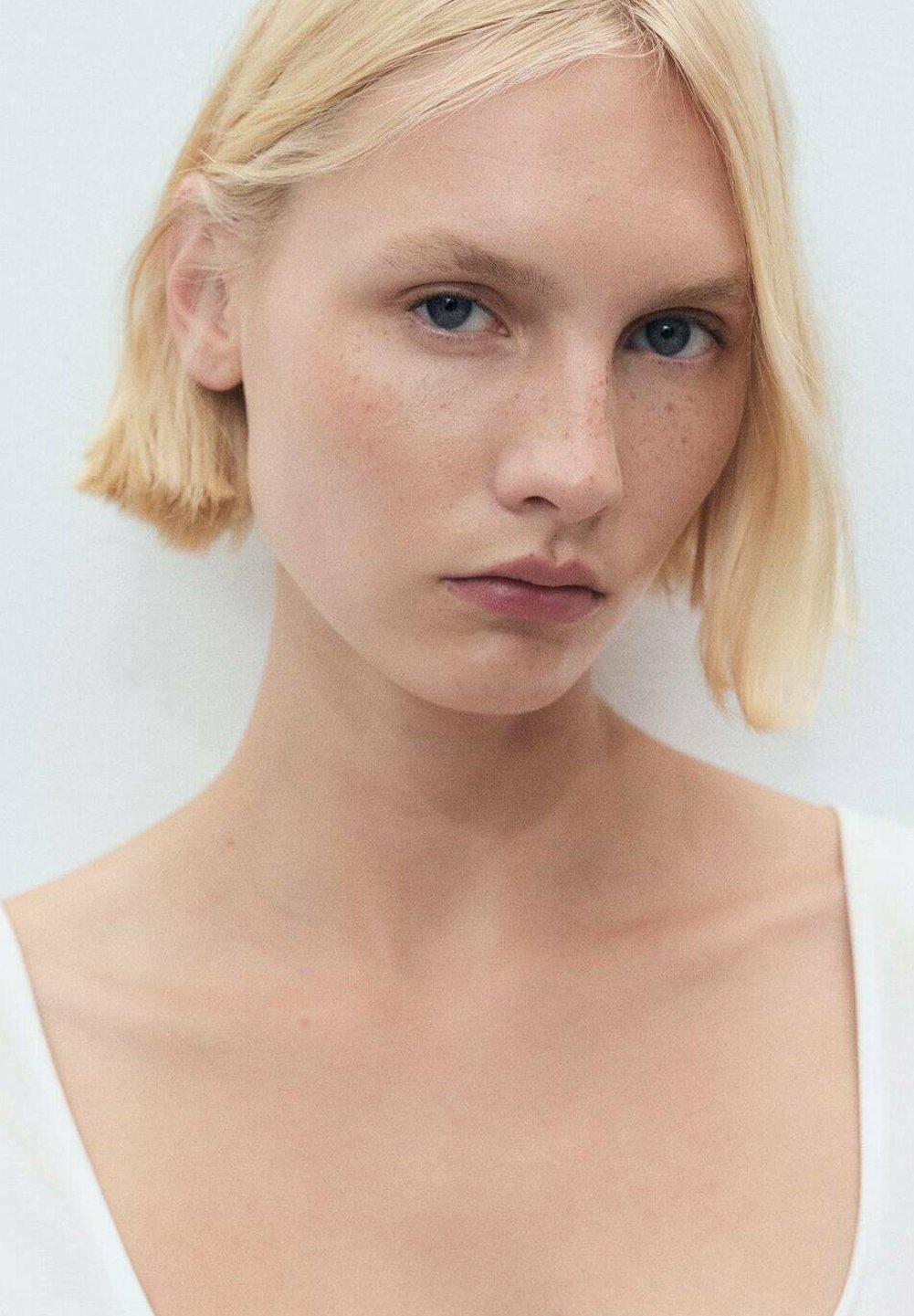 Платье из джерси ARIELS Mango, белый
Платье из джерси ARIELS Mango, белый