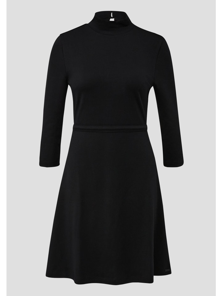 Платье в цвете 9999_черный QS
Платье в цвете 9999_черный QS