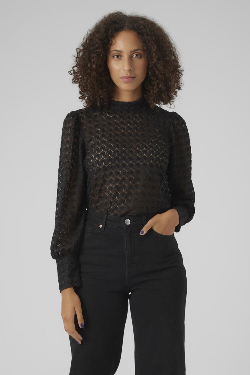Прозрачная кружевная блузка с высоким воротом Vero Moda, черный
Прозрачная кружевная блузка с высоким воротом Vero Moda, черный