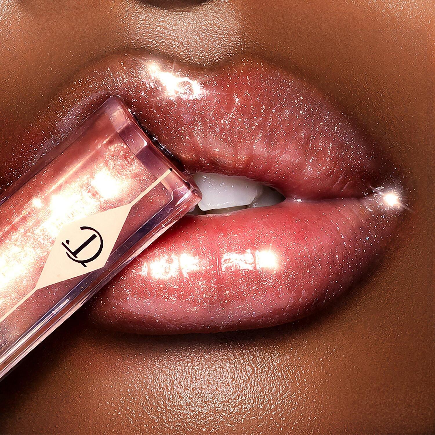Блеск для губ Lip Lustro Charlotte Tilbury, Ibiza Nights (rose gold)
Блеск для губ Lip Lustro Charlotte Tilbury, Ibiza Nights (rose gold)