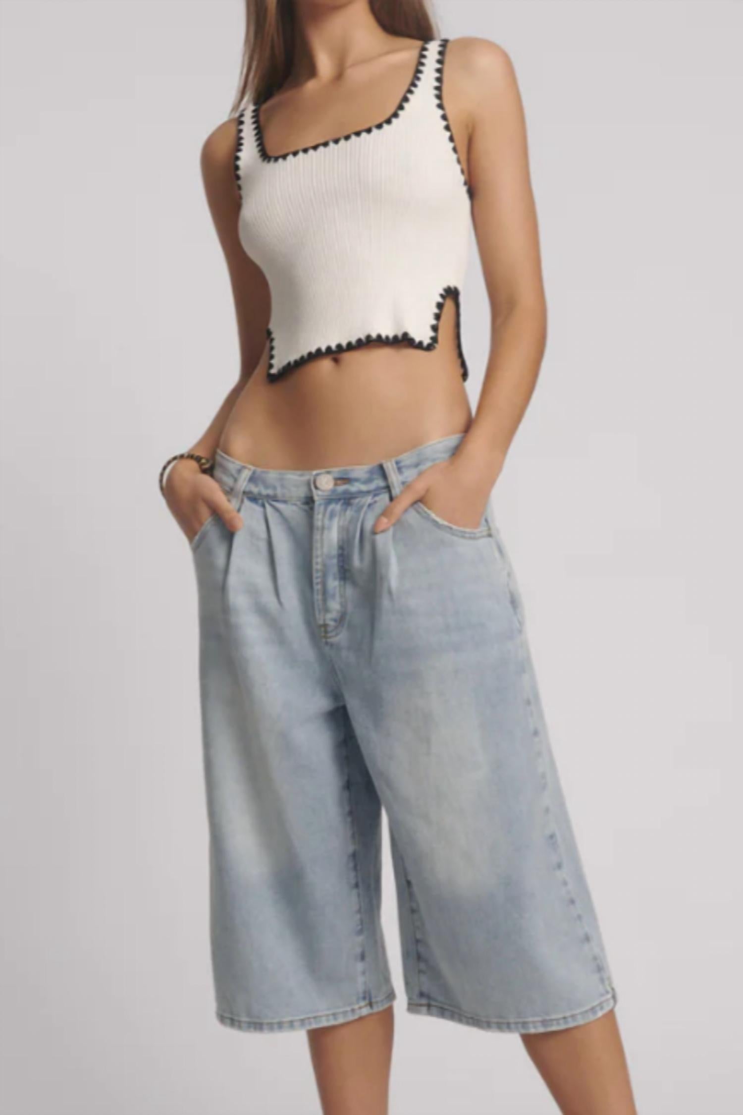 Женские джинсовые шорты Beastie Low Rider в нежно-голубом цвете One Teaspoon
Женские джинсовые шорты Beastie Low Rider в нежно-голубом цвете One Teaspoon