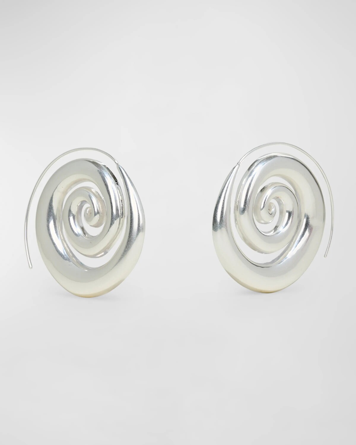 Спиральные серьги Кассия Cult Gaia, цвет Antique Silver 
Спиральные серьги Кассия Cult Gaia, цвет Antique Silver