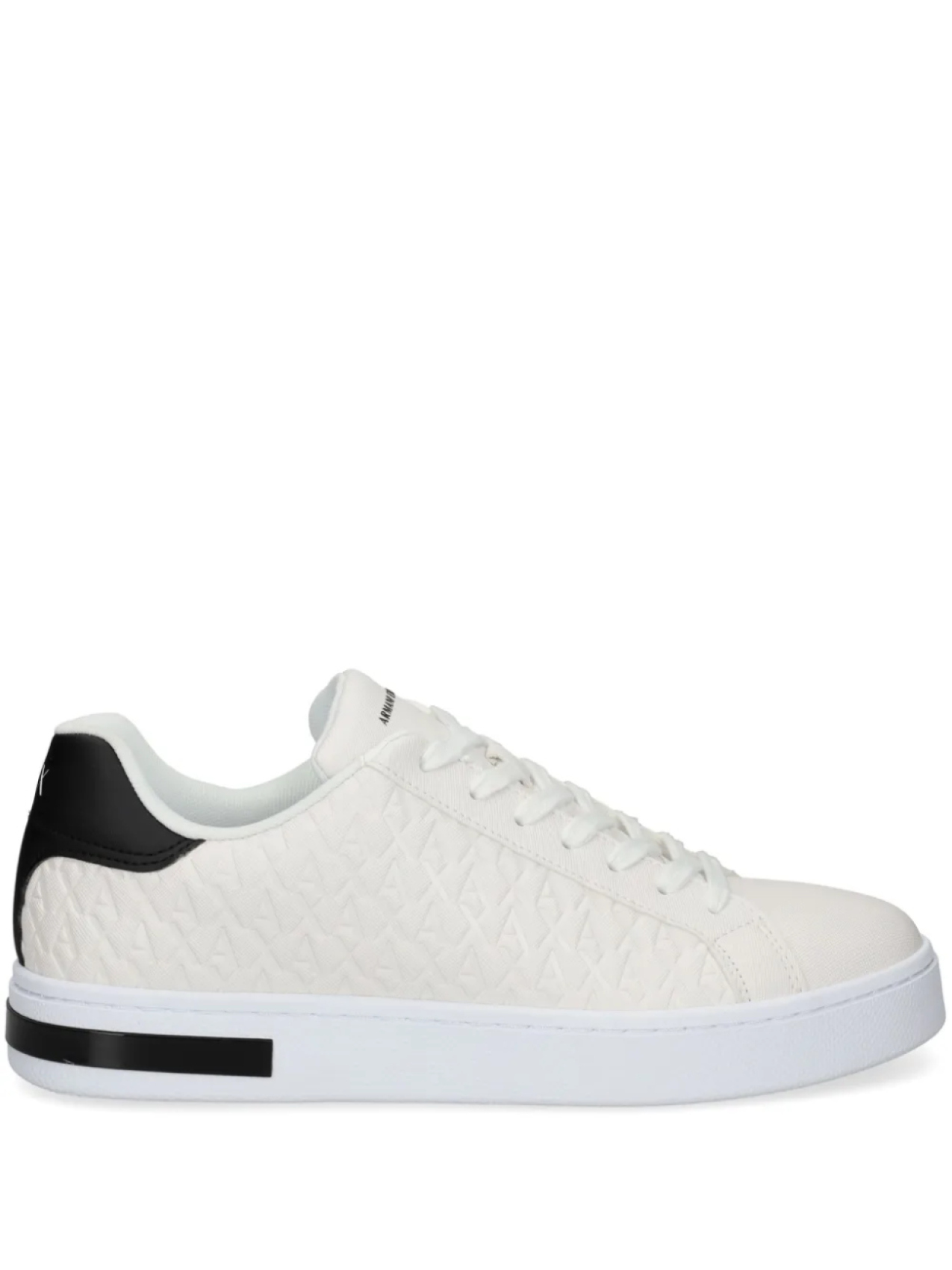 Стеганые кроссовки Armani Exchange, белый
Стеганые кроссовки Armani Exchange, белый