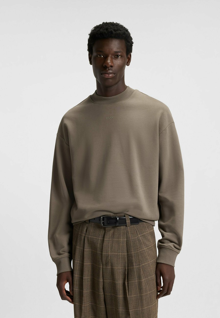 Толстовка HUGO DAPOCREW, Grey Two/Grey
Толстовка HUGO DAPOCREW, Grey Two/Grey