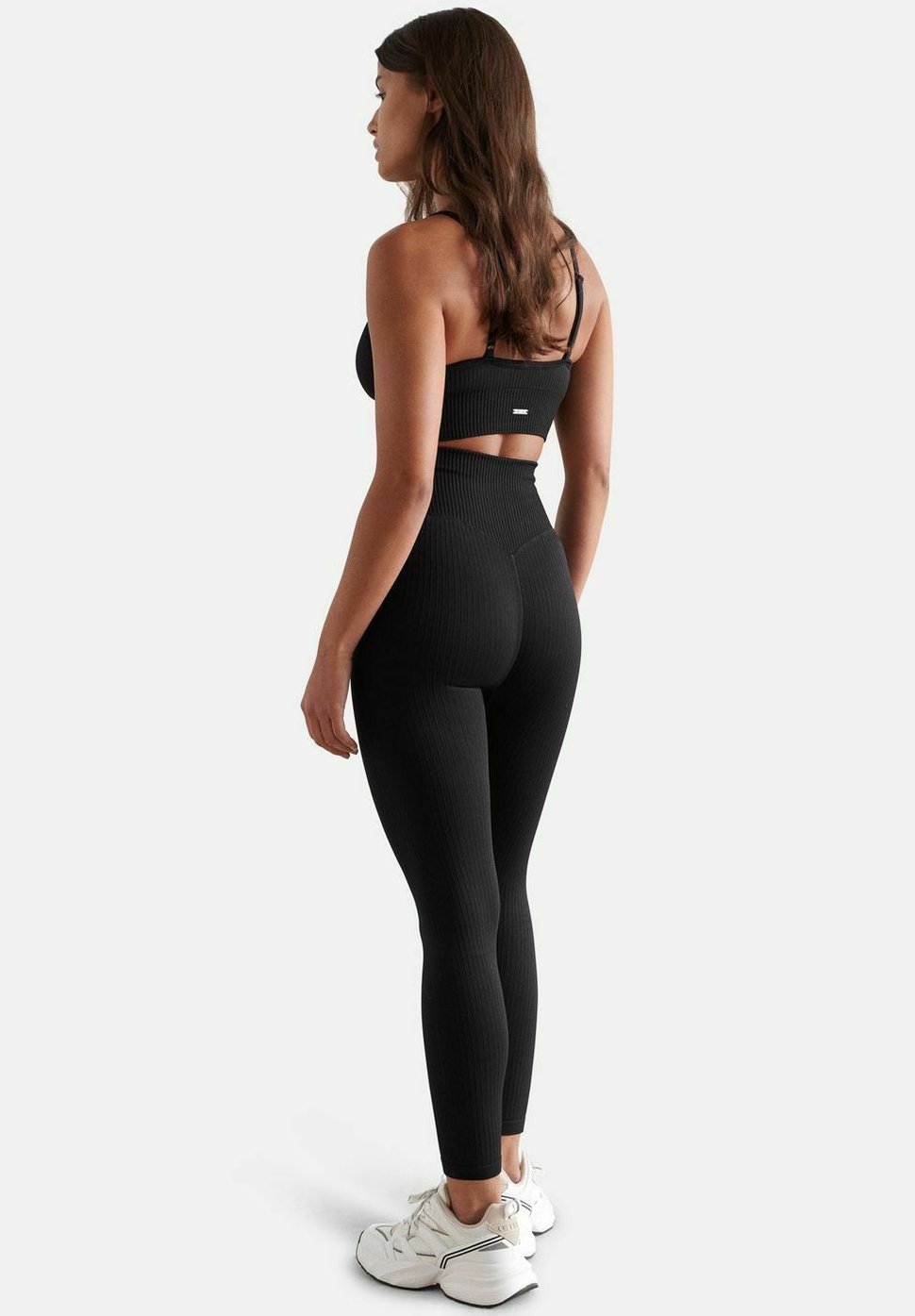 Леггинсы RIBBED SEAMLESS PETITE aim’n®, черный
Леггинсы RIBBED SEAMLESS PETITE aim’n®, черный